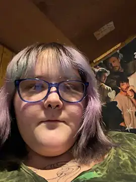Snapshot of purelydivine chatting on 05.14.26 purelydivine online show from 05.14.26
