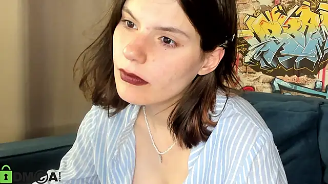 Snapshot of Kira_Be11 chatting on 06.08.26 Kira Be11 online show from 06.08.26