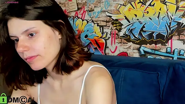 Snapshot of Kira_Be11 chatting on 06.25.26 Kira Be11 online show from 06.25.26