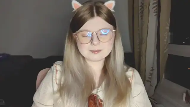 Snapshot of YukiBlush chatting on 05.19.26 YukiBlush online show from 05.19.26