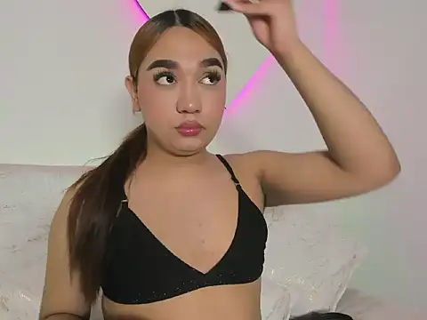 Snapshot of LiaCampbell_ chatting on 05.18.26 LiaCampbell online show from 05.18.26