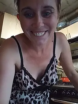 Snapshot of MerelinMILf2 chatting on 06.17.26 MerelinMILf2 online show from 06.17.26