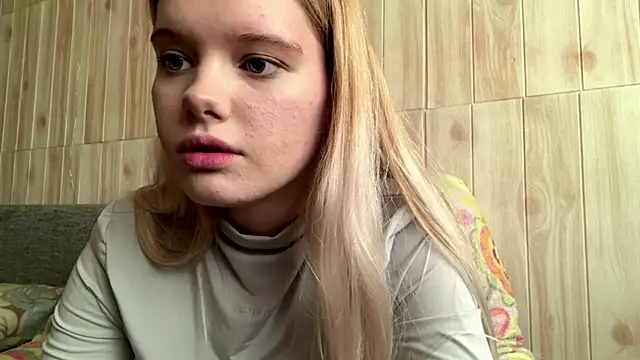 Snapshot of Malinwitch chatting on 06.26.26 Malinwitch online show from 06.26.26