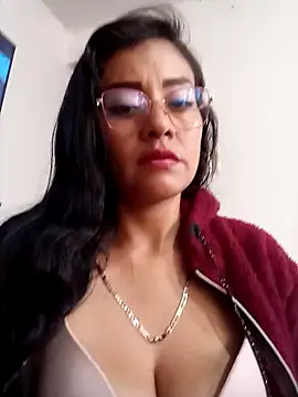 Snapshot of mili_hotty chatting on 06.02.26 mili hotty online show from 06.02.26