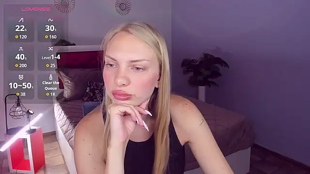 Snapshot of NancyGlamour chatting on 06.13.26 NancyGlamour online show from 06.13.26