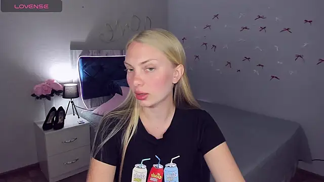 Snapshot of NancyGlamour chatting on 07.05.26 NancyGlamour online show from 07.05.26
