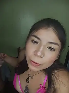 Snapshot of PequenaNena chatting on 06.04.26 PequenaNena online show from 06.04.26