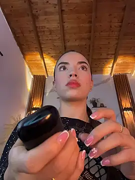 Snapshot of catalina_lafer chatting on 05.13.26 catalina lafer online show from 05.13.26