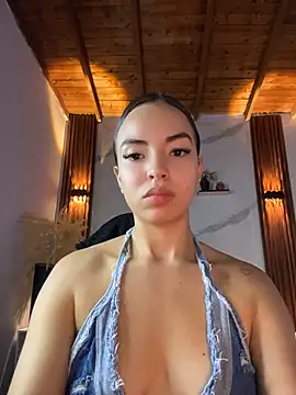 Snapshot of catalina_lafer chatting on 06.06.26 catalina lafer online show from 06.06.26