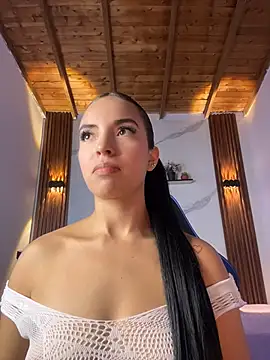 Snapshot of catalina_lafer chatting on 06.16.26 catalina lafer online show from 06.16.26