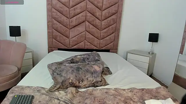 CoralRuiz online show from 05.09.26