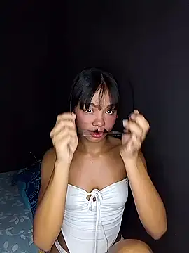 Snapshot of Floresitacampe chatting on 05.10.26 Floresitacampe online show from 05.10.26