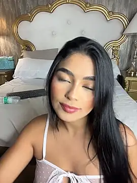 Snapshot of EvasBlazeXXX chatting on 05.17.26 EvasBlazeXXX online show from 05.17.26