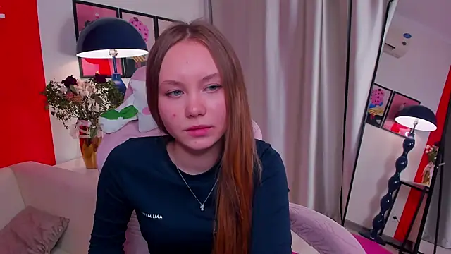 Snapshot of FloraLarsson chatting on 05.05.26 FloraLarsson online show from 05.05.26