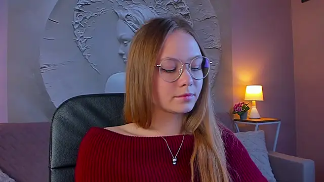 Snapshot of FloraLarsson chatting on 05.21.26 FloraLarsson online show from 05.21.26