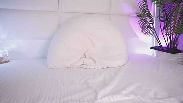 Juliadragon online show from 12.10.24