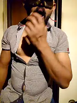 Snapshot of Sudda-ThatsMe chatting on 05.29.26 Sudda-ThatsMe online show from 05.29.26