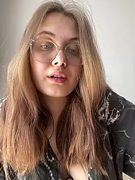Snapshot of ecpochmak chatting on 05.19.26 ecpochmak online show from 05.19.26