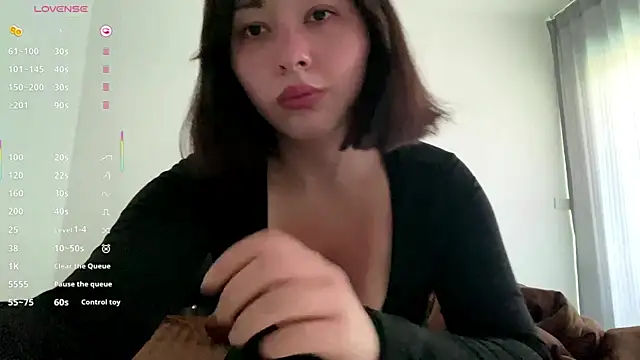 Snapshot of Sonata_Asky chatting on 07.24.26 Sonata Asky online show from 07.24.26