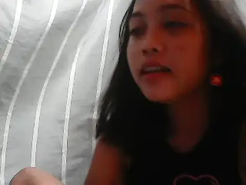 Snapshot of Yours_AsianPinayGirl18 chatting on 06.22.26 Yours AsianPinayGirl18 online show from 06.22.26