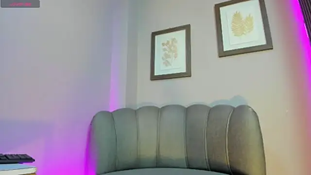 Snapshot of Roxanna_moore chatting on 05.16.26 Roxanna moore online show from 05.16.26