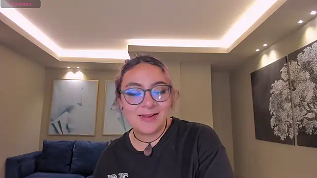 Snapshot of LoiseHarper chatting on 05.10.26 LoiseHarper online show from 05.10.26