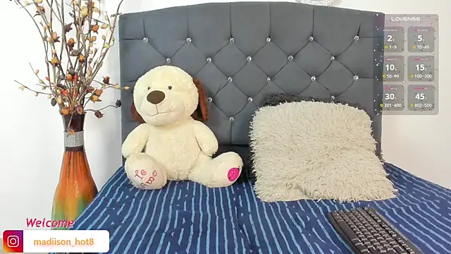 Snapshot of madiison_hot chatting on 06.16.26 madiison hot online show from 06.16.26