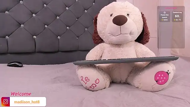 Snapshot of madiison_hot chatting on 07.28.26 madiison hot online show from 07.28.26