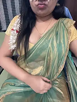 Snapshot of Tamil_Azhagie chatting on 06.21.26 Tamil Azhagie online show from 06.21.26
