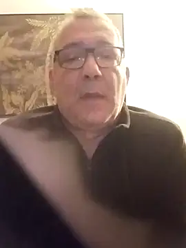 Snapshot of Soloyan chatting on 12.25.24 Soloyan online show from 12.25.24