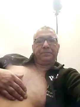Snapshot of Soloyan chatting on 01.10.25 Soloyan online show from 01.10.25