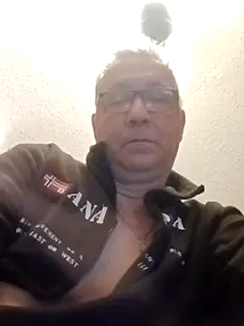 Snapshot of Soloyan chatting on 01.19.25 Soloyan online show from 01.19.25