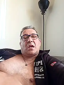 Snapshot of Soloyan chatting on 01.19.25 Soloyan online show from 01.19.25