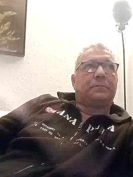Snapshot of Soloyan chatting on 01.21.25 Soloyan online show from 01.21.25