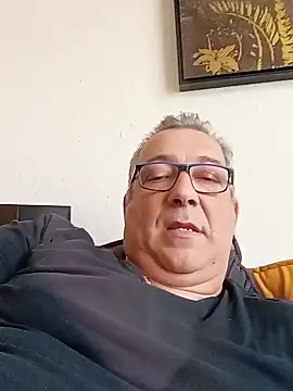 Snapshot of Soloyan chatting on 02.01.25 Soloyan online show from 02.01.25