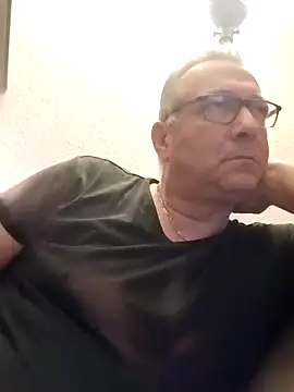 Snapshot of Soloyan chatting on 02.01.25 Soloyan online show from 02.01.25