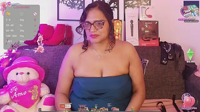 Snapshot of Angelabrowm chatting on 05.25.26 Angelabrowm online show from 05.25.26