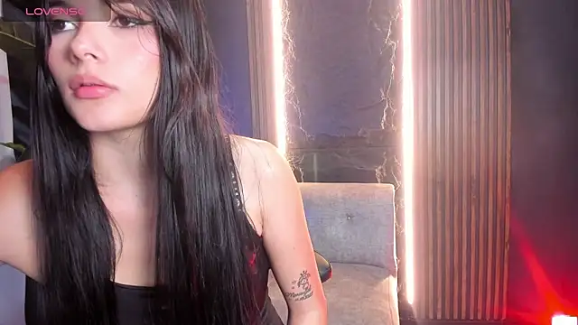 Snapshot of Aili_queen chatting on 06.08.26 Aili queen online show from 06.08.26