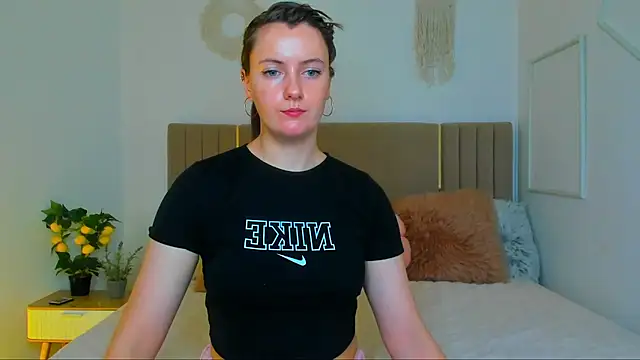 Snapshot of Cutie_blushh chatting on 06.16.26 Cutie blushh online show from 06.16.26