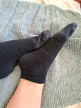 Midnight Feet online show from 04.30.26