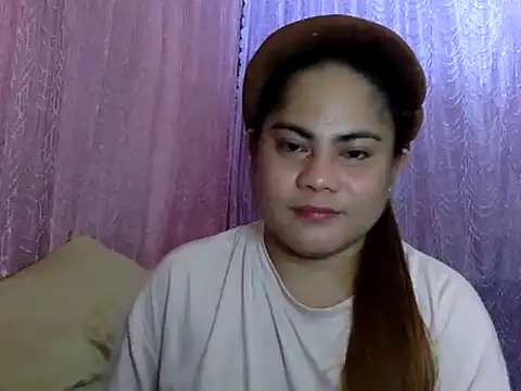 Snapshot of Lucy69-S chatting on 05.13.26 Lucy69-S online show from 05.13.26