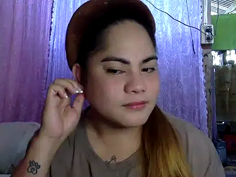 Snapshot of Lucy69-S chatting on 05.14.26 Lucy69-S online show from 05.14.26
