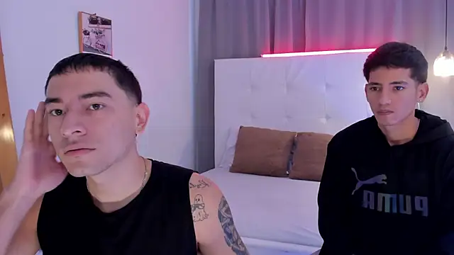Snapshot of Alejo-and-Thiago chatting on 05.22.26 Alejo-and-Thiago online show from 05.22.26