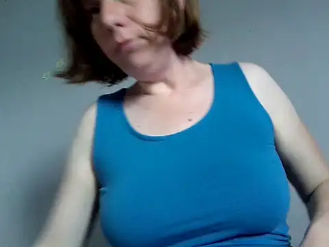 Snapshot of sarahme2 chatting on 05.22.26 sarahme2 online show from 05.22.26