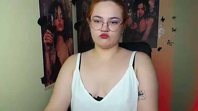 Snapshot of RinaRiii chatting on 05.17.26 RinaRiii online show from 05.17.26