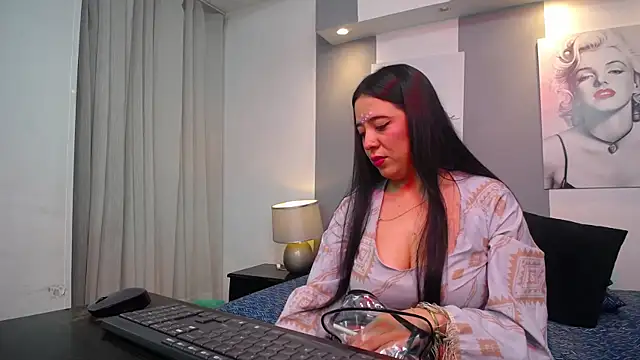 Snapshot of _tamara_priya_ chatting on 07.16.26 tamara priya online show from 07.16.26