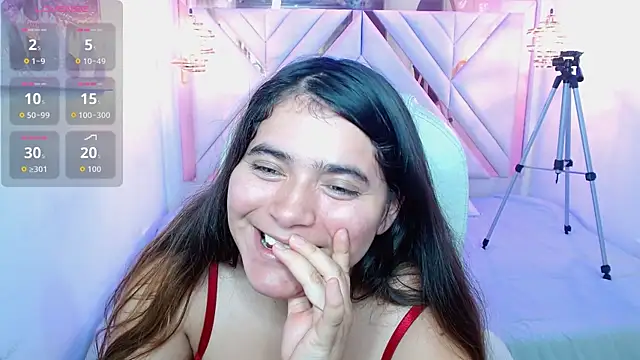 Snapshot of Laurha_ chatting on 07.21.26 Laurha online show from 07.21.26