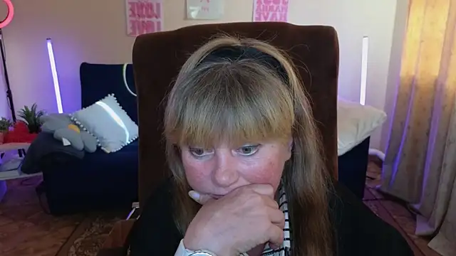Melania Cook online show from 05.15.26