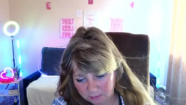 Melania Cook online show from 06.14.26