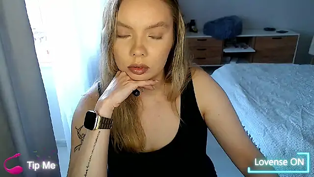 Snapshot of PolinaXXXXXJones chatting on 05.15.26 PolinaXXXXXJones online show from 05.15.26